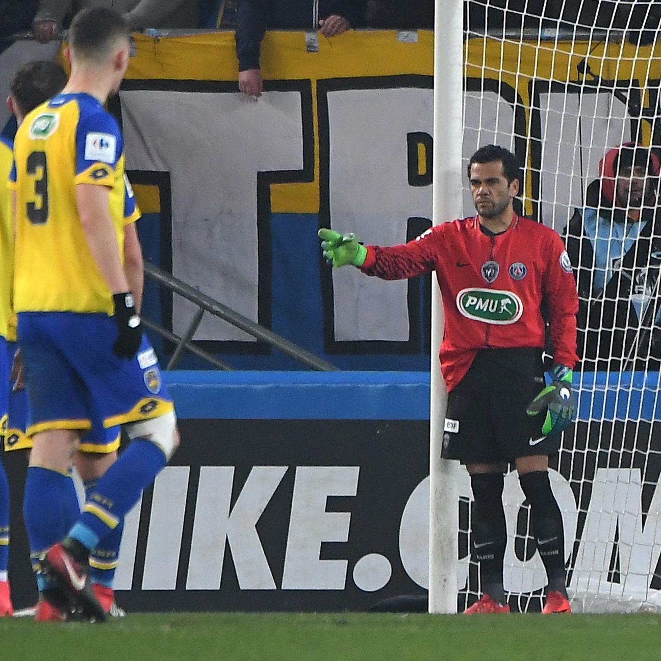 CBS Sports Golazo ⚽️ on "On day in 2018, Kevin was sent off with a red card and Alves finished the game as keeper in PSG's 4-1 win