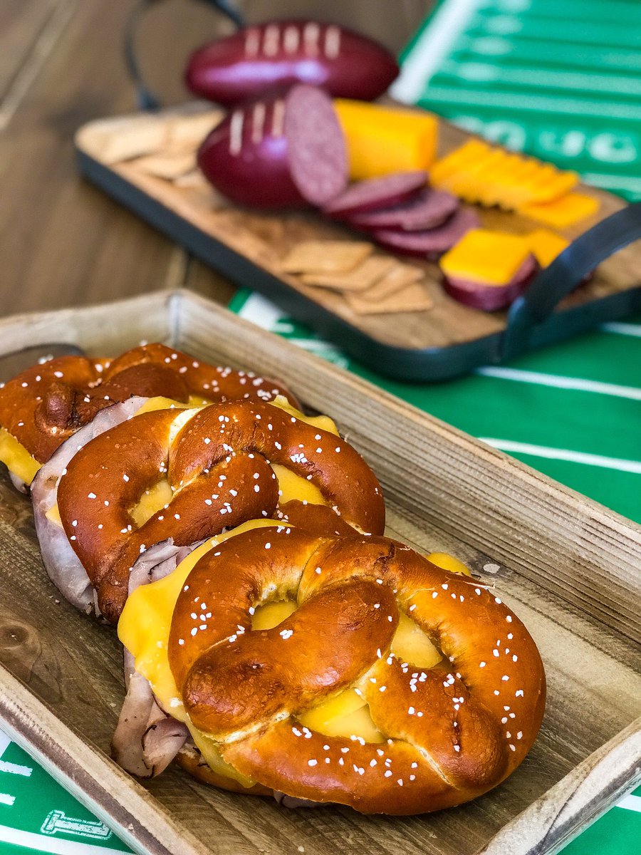 AmosEvents's tweet image. Getting our game on for Sunday!  You can find these and other easy ideas for your snack table in our latest newsletter at bit.ly/3cLN5Pq