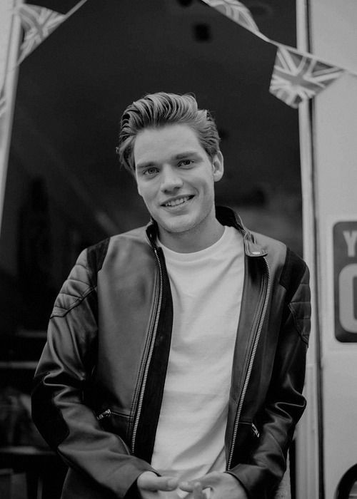 Happy 31st birthday to Dominic Sherwood   