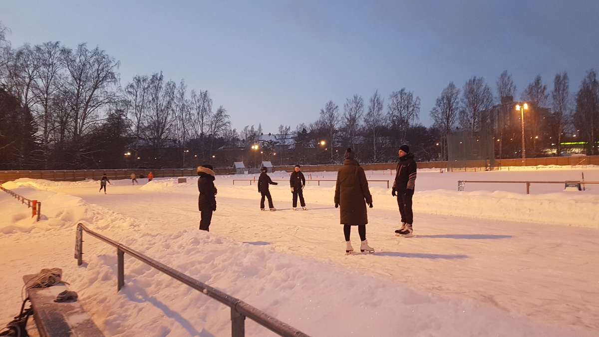 A glorious/fresh/energizing example of a #WellbeingEconomy in @helsinki - this free skating rink (one of many), well-lit at night. The #PublicHealth and #MentalHealth benefits from relatively accessible outdoor exercise in winter will no doubt far balance out the cost. https://t.co/g4A03kQjvM