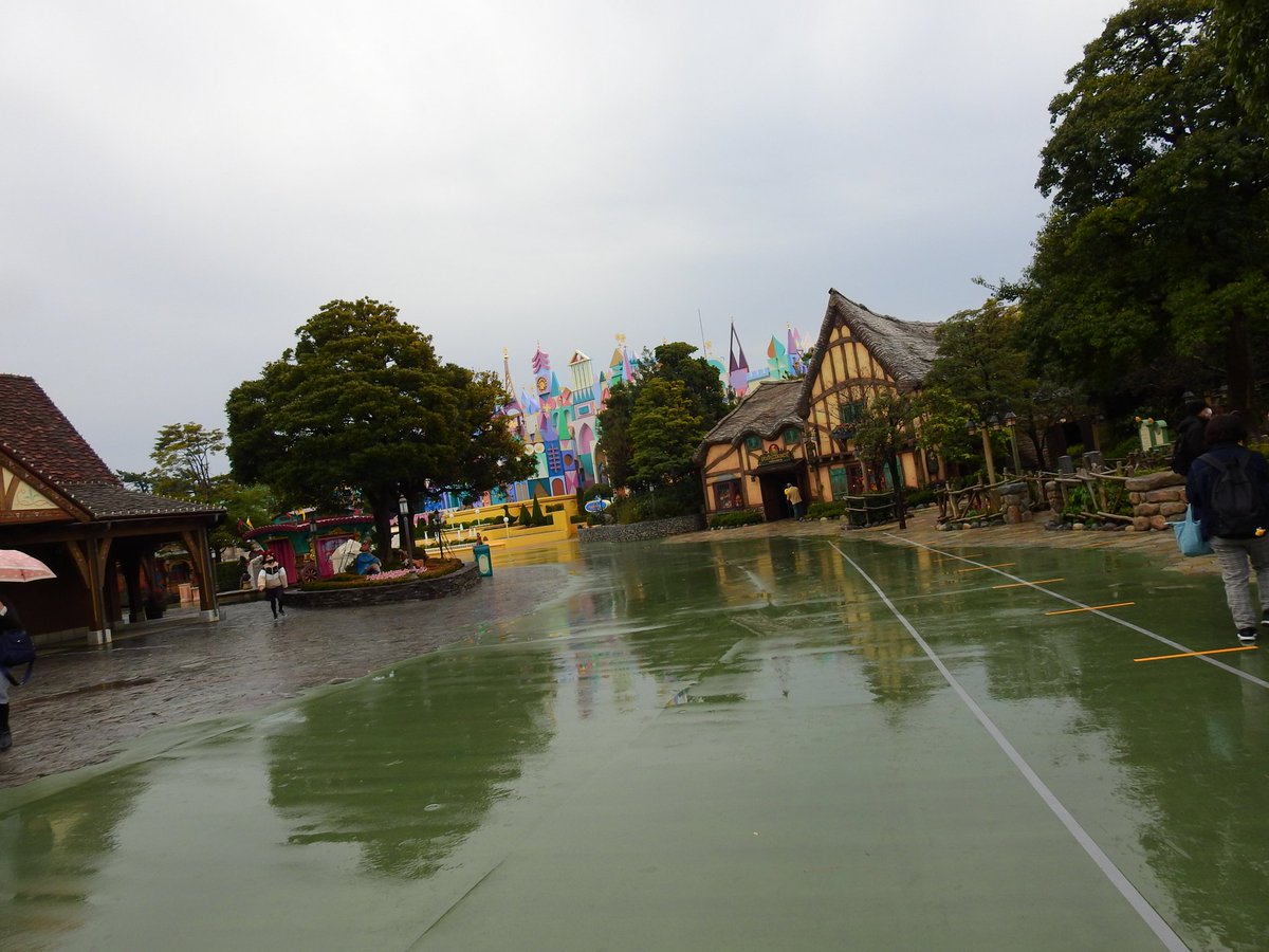araiman729's tweet photo. 人がいないディズニーはすごすぎて。 https://t.co/GLJRRaF025