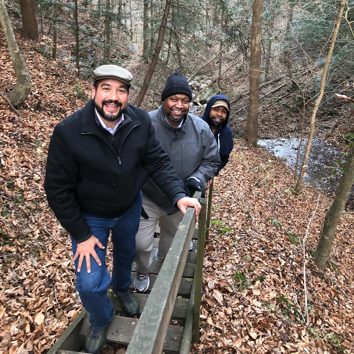 mosaicfellows's tweet photo. Memories! Inaugural #mosaicfellows cohort exploring Smithville, TN. Ask them about this hike! Or maybe not. 🥶😱🥴😅 https://t.co/Rqmk6rKaLA