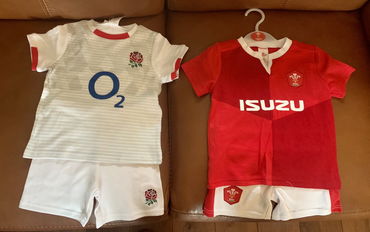 So it begins... divided household for the next 6 weeks! 🏴󠁧󠁢󠁥󠁮󠁧󠁿🏴󠁧󠁢󠁷󠁬󠁳󠁿 #6nations