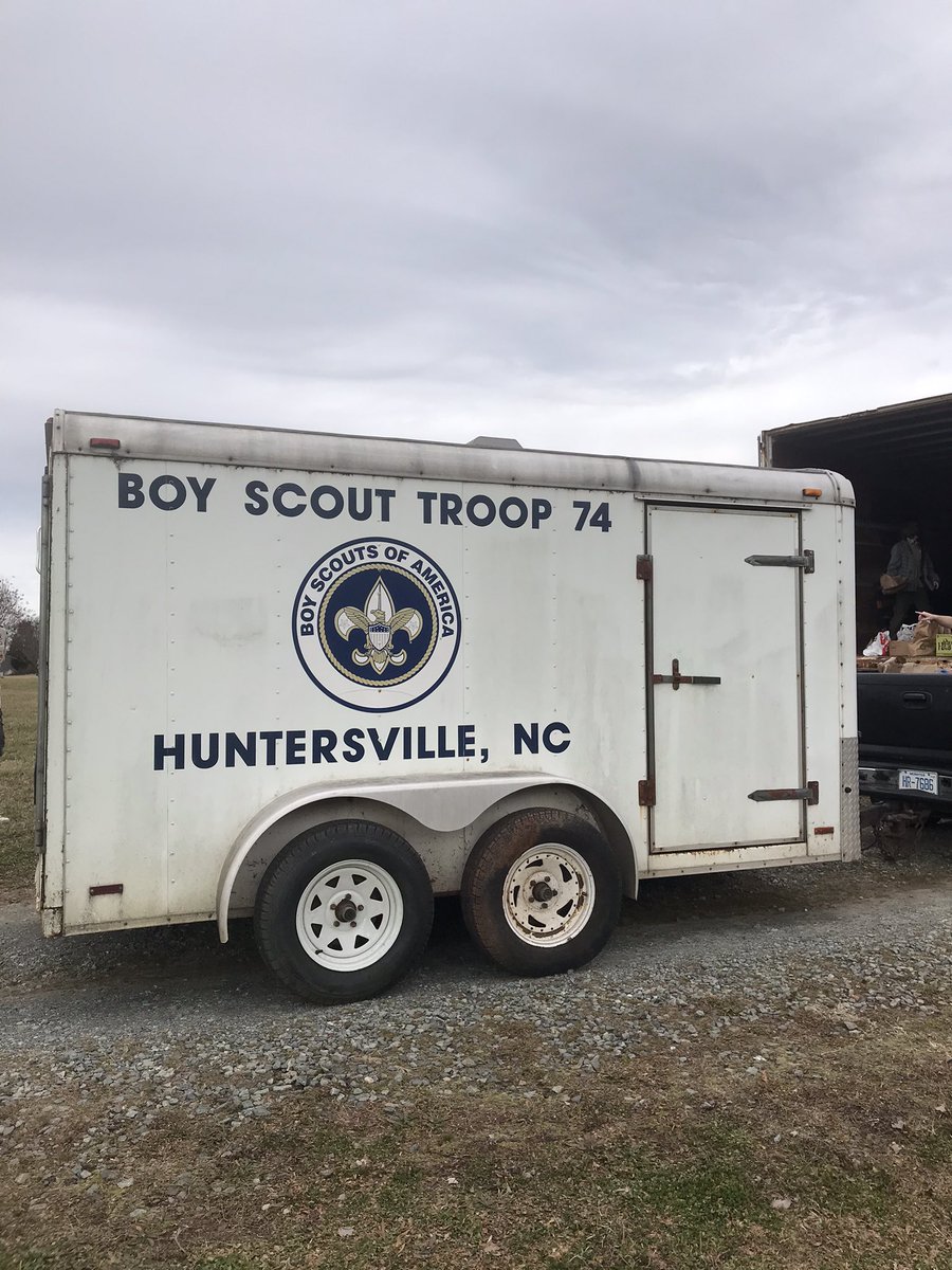 CarolynBruckTV's tweet image. Scouting for Food with the Boy Scouts of Huntersville! Go to wcnc.com to find out how you can help your neighbors in need #WakeupCLT #WCNCCharlotte #ScoutingForFood