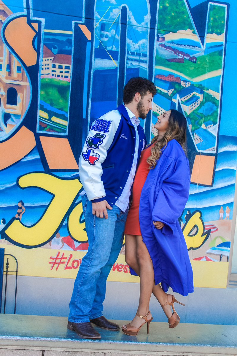 ItzueL's tweet photo. Took the cutest senior couple session ever https://t.co/1NZ7DmD7W6