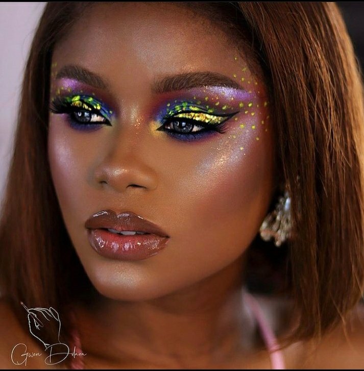 makeupshop123's tweet image. Shop this look🔥🔥🔥

Healthy Glow Foundation &quot;FZ20&quot;
Mattifying Powder &quot;ZZ65&quot;
Gold crush bronze Palette 
Splash Eyeshadow &quot; &quot;
Liquid liner
Eye brow definer
3D lashes &quot;wink&quot;
4 in 1 Wink mascara
Lip pencil &quot;cappucino&quot;
Maxsheen lipgloss &quot;playgirl&quot;

Send a DM to order
(Prices below)