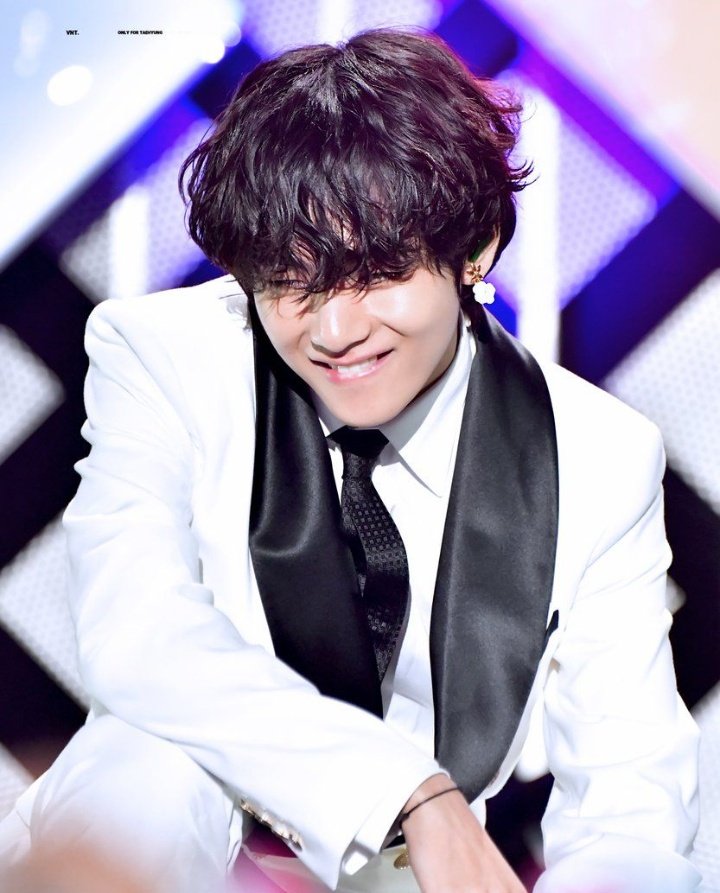 the way he looks right into your soul tho—