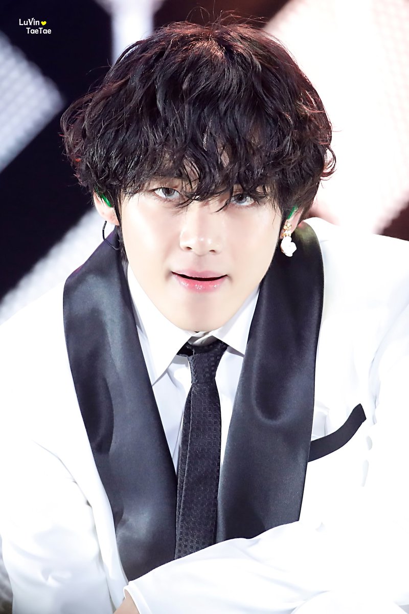 the way he looks right into your soul tho—