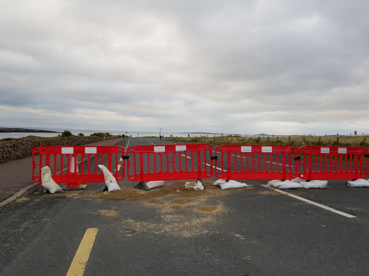 PatriciaMAC10's tweet photo. #RossesPoint #Sligo #Garda #Gardavideo #Endthelockdown this is about #Control not a #virus #chinavirus = #Communism https://t.co/K2izhSXTNs