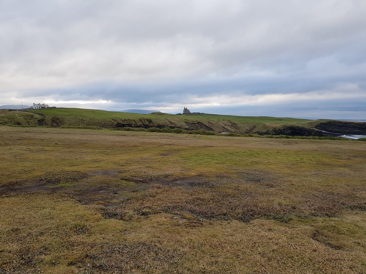 PatriciaMAC10's tweet photo. #Gardavideo yet Public has limited access to OUR beaches & parks #Mullaghmore #Sligo #Endthelockdowns https://t.co/Rbg6CYglEr
