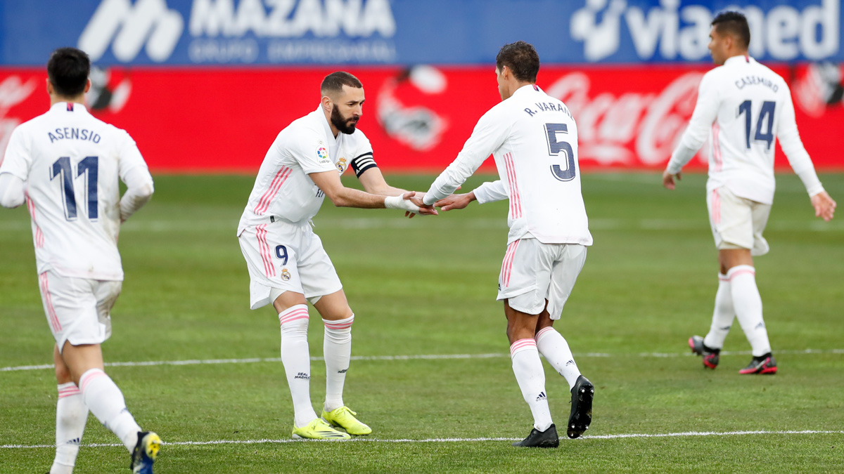 realmadridarab's tweet photo. 💥 @Benzema 🤜🤛 @raphaelvarane ⚽
#RMLiga | #هلا_مدريد https://t.co/oyu9viT9Xd