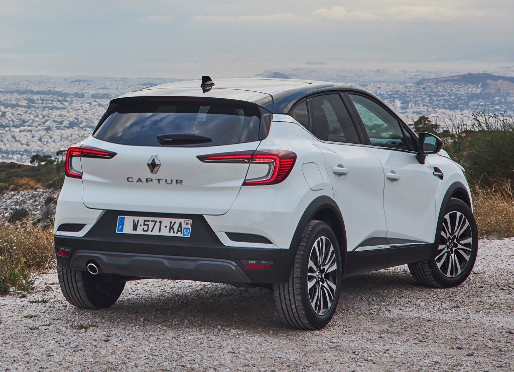 CocheSpias's tweet photo. #Precios | Ya sabemos cuánto cuestan las versiones #InitialeParis, que son las más sofisticadas, para el #RenaultCaptur2021 ➡️ https://t.co/MIhUwbA3tM https://t.co/8gKReE8xZJ
