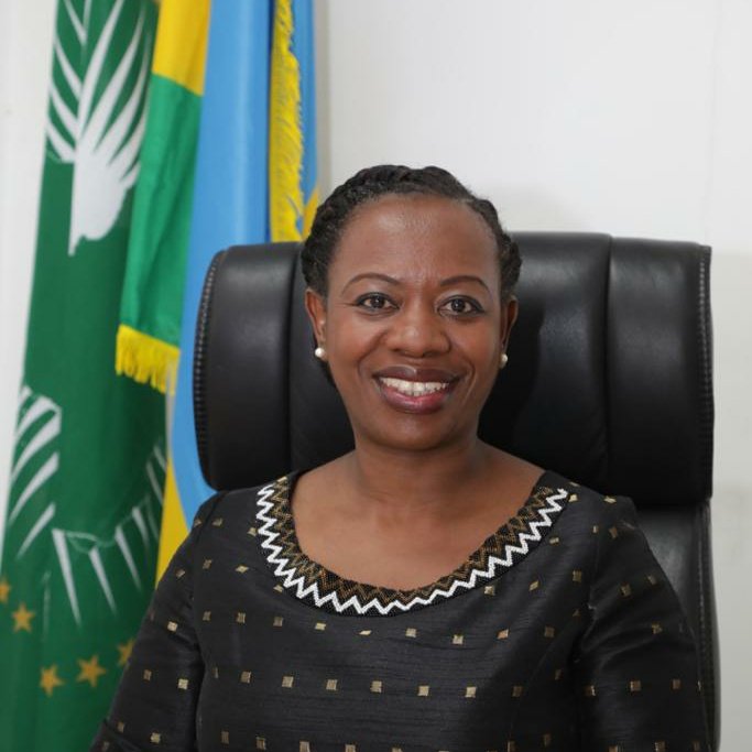 Congratulations to Rwanda’s candidate, @mnsanzabaganwa on her election as Deputy Chairperson of the African Union Commission, elected by 42 votes out of 55 member states. #AUsummit2021 #AU #TheAfricaWeWant #RwOT pic.twitter.com/2y3UMMdQtZ