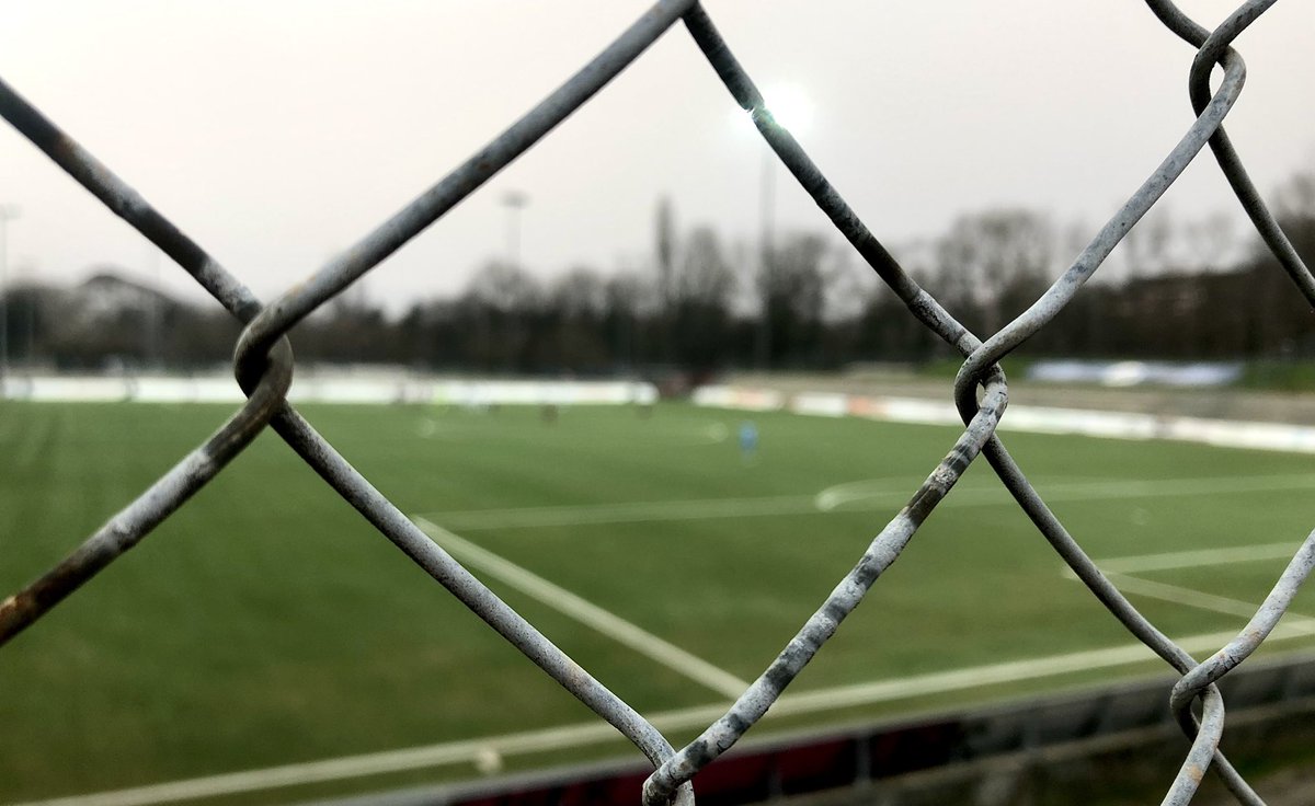 GrenAvery's tweet photo. AXA WOMEN’S SUPER LEAGUE - Round 14 - @ServetteFCCF vs @FC_Basel_fr Féminin - Stade de La Fontenette, Huis-Clos. Premier match de l’année 2021 pour moi et ça se poursuit avec des Stades vides. Cela n’empêche pas d’avoir une belle vue pour soutenir nos féminines à Carouge! 🇱🇻🔥⚽️ https://t.co/mZStH7m5i4