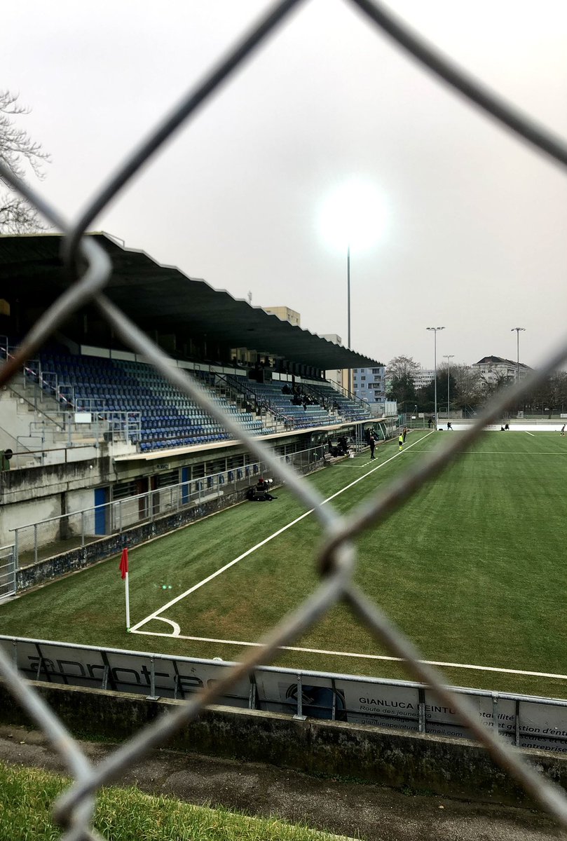GrenAvery's tweet photo. AXA WOMEN’S SUPER LEAGUE - Round 14 - @ServetteFCCF vs @FC_Basel_fr Féminin - Stade de La Fontenette, Huis-Clos. Premier match de l’année 2021 pour moi et ça se poursuit avec des Stades vides. Cela n’empêche pas d’avoir une belle vue pour soutenir nos féminines à Carouge! 🇱🇻🔥⚽️ https://t.co/mZStH7m5i4