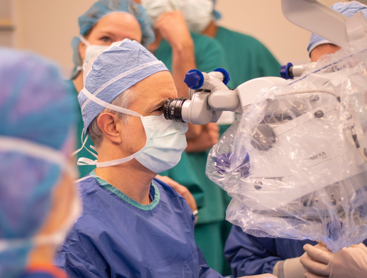 From Carl D. Regillo during today's @MaculaSociety Conf on the Port Delivery System of Ranibizumab; the newest anti-VEGF treatment studied for #Neovascular AMD: "In 3-4 years, no one is going to get monthly injections." #retina