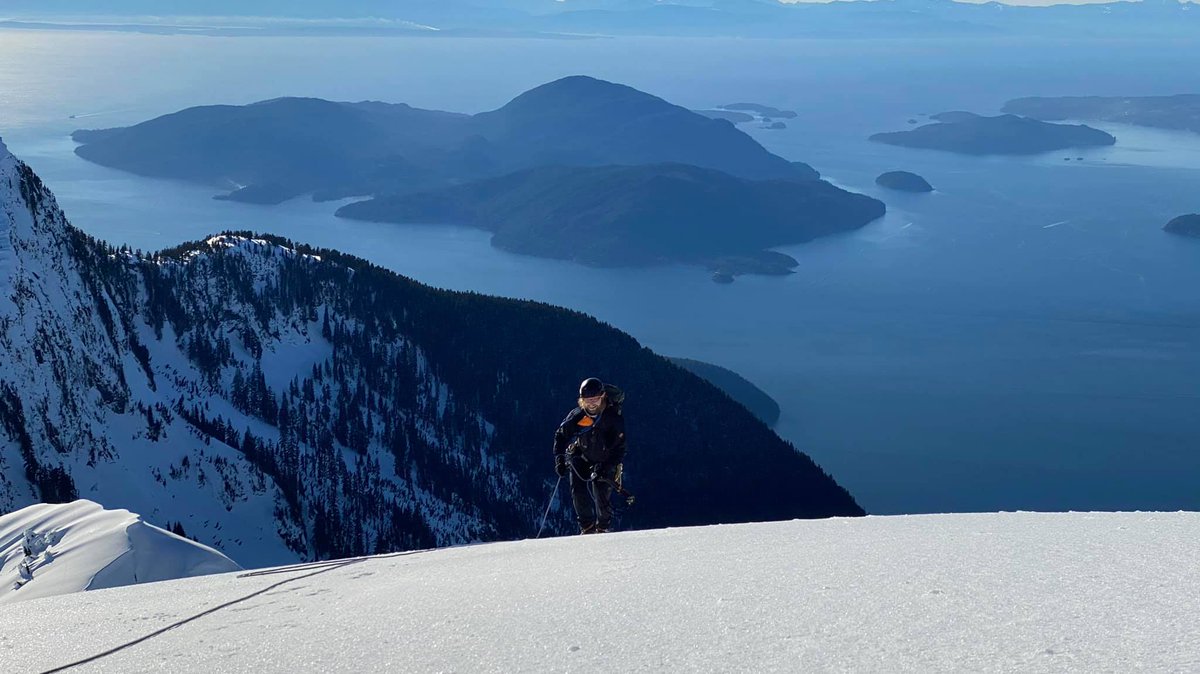 BCMountainClub's tweet photo. Tip for managing through the pandemic, if you're feeling down, change your altitude.
.
.
.
#backcountry #mountains #winter #adventure #outdoors #explore #bcmc #getoutside #pow #mountainlove #mountainlife #meetthemoment #neverstopexploring #wildernessculture #alwaysascending https://t.co/bP2TCpNP3O