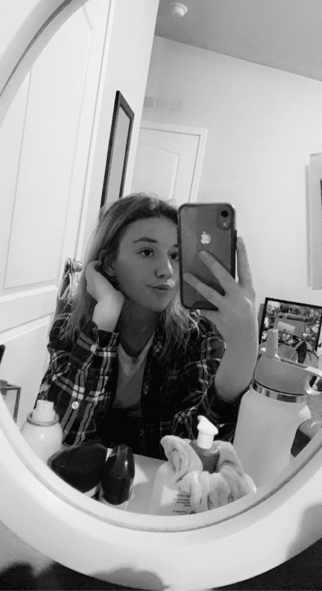 EmmaLunsford8's tweet photo. 😎😎 https://t.co/i6oFwor2nf