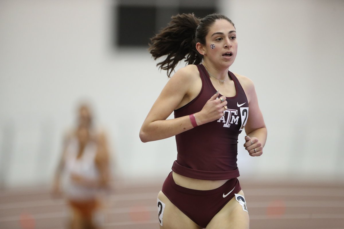 aggietfxc's tweet photo. .@rachelmbernardo clocks a season best mile time of 5:00.78 to finish third overall. @deirdrenelsen with a 💪 effort to win section one of the with a personal best time of 5:08.91. #GigEm 

⏱️ https://t.co/bhF0keHAna https://t.co/5dLEe6HHqx
