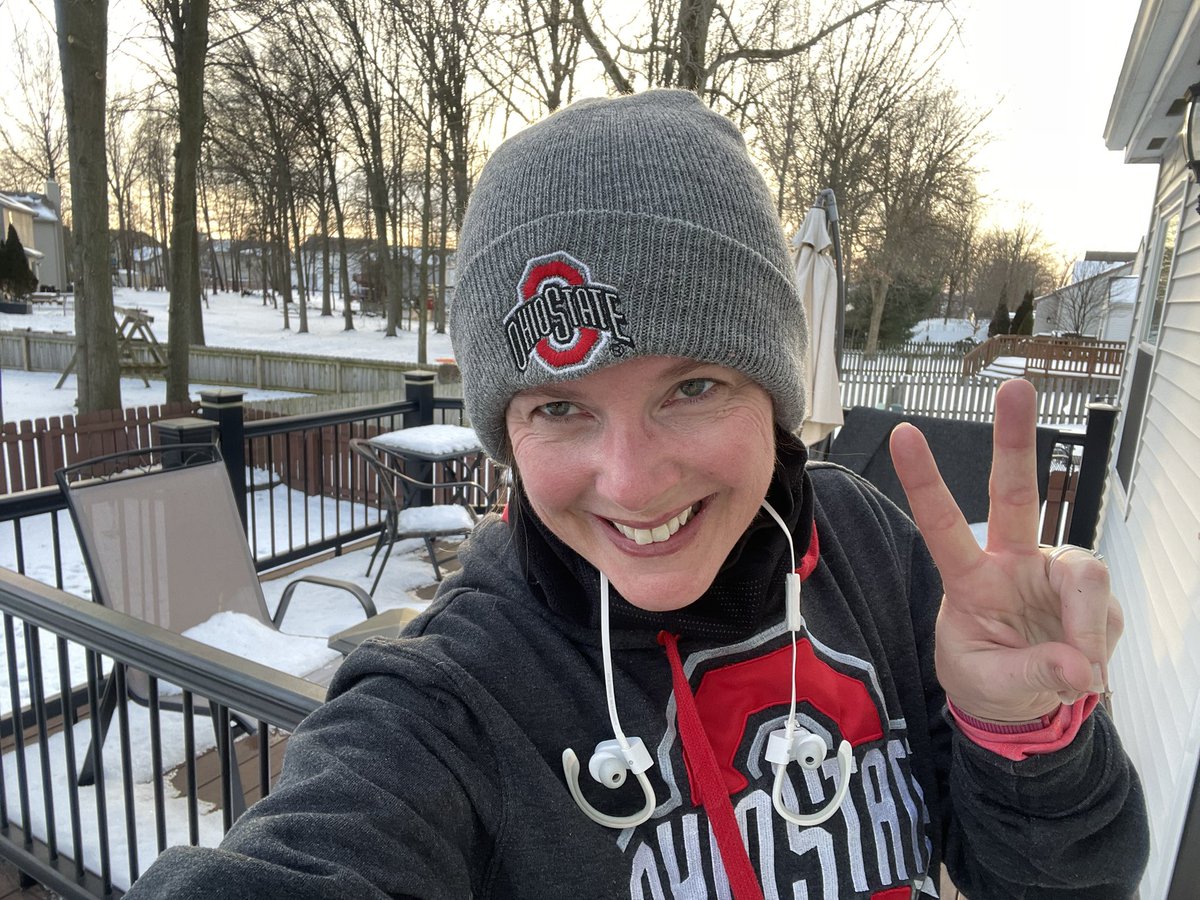 taramorganTV's tweet photo. A little sunset cruise around the neighborhood! 🏃‍♀️🥶 #runner #run614 #SaturdayMotivation https://t.co/P3VkWQbVN4