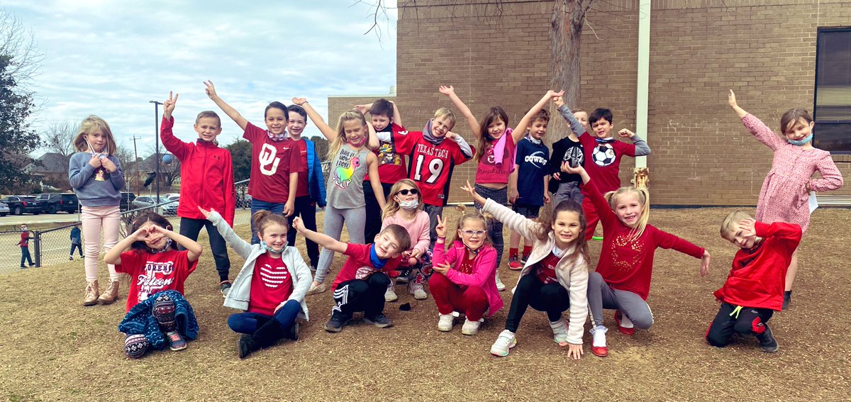 MissHarris_1st's tweet photo. Wearing red to support the National Heart Health Association!!❤️🥰 #GoRedKISD #celebratekisd #CelebrateFES @FESfalcons https://t.co/V1u7ndCenR