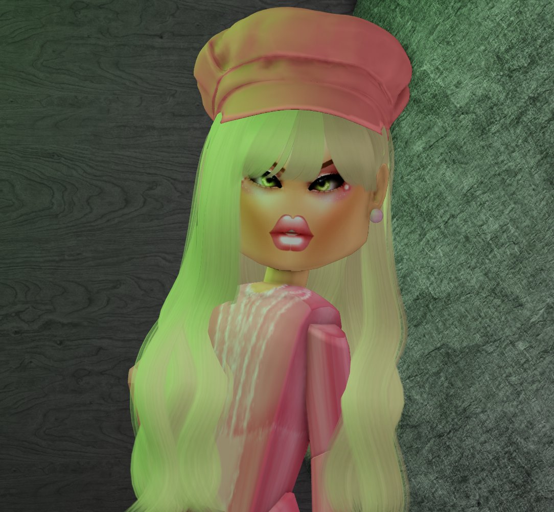LunaDollRBLX's tweet photo. I had such a fun time walking in Dior Inc's show! I am so happy everything went well! Even though it got a bit roughhhh, I am extremely happy for @AmariahRBX ! Tysm again! The game shut down before I can take a male pic but it's fine. https://t.co/CGZL2Husak