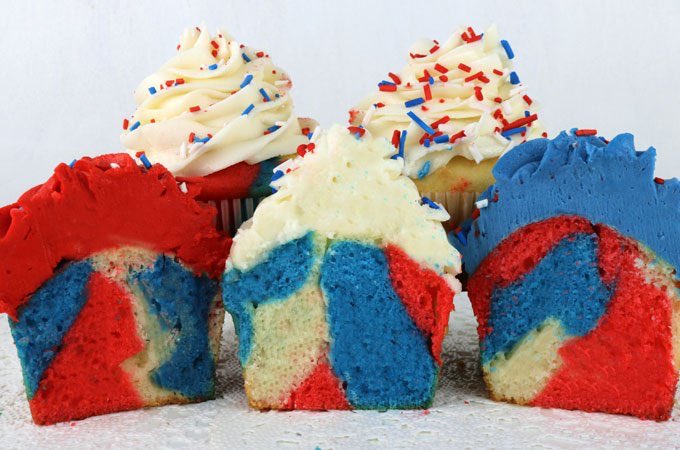 Oscar Isaac as cupcakes, a thread🙃