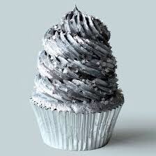 Oscar Isaac as cupcakes, a thread