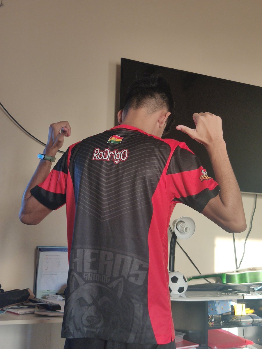 Orgulloso de ser parte de <a href="/CherosGaming_/">Cheros Gaming</a> me acaba de llegar la camisa oficial del equipo, a seguir adelante y trabajar🔥