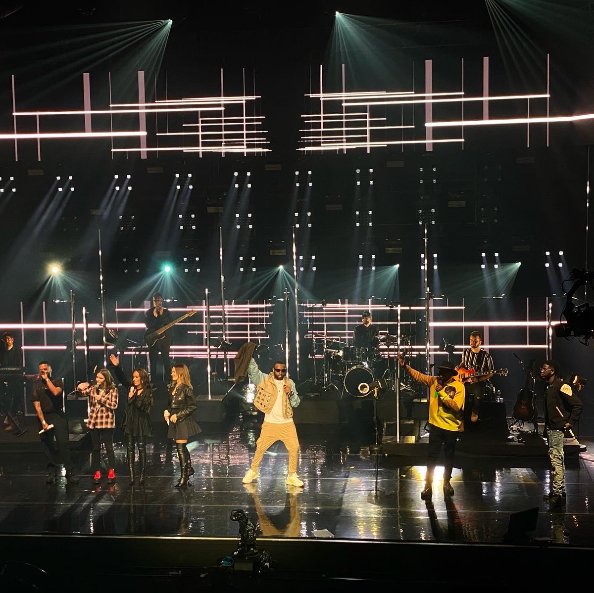 OlympiaProd's tweet photo. #NewLiveExperience 💥 @GIMS en direct de l’ @OLYMPIAHALL en #livestream ! https://t.co/SD3fociYE6