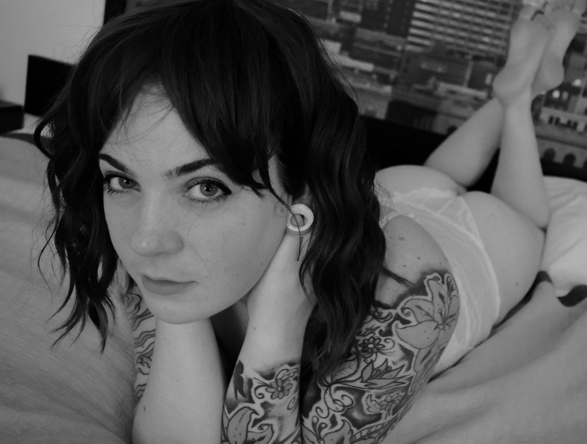 AltariaCommand1's tweet image. Spider bites to abscesses. Help us! 🕷😭

Subscribe for us? 😘💋

onlyfans.com/alt.c 💥✨

#subscribe #spider #arachnophobia #sick #helpus #altc #antm #bodypositivity #SaturdayVibes #content #Instagram #artshare #AdultWork #winelovers #CoupleGoals #pain #blogger #love #art