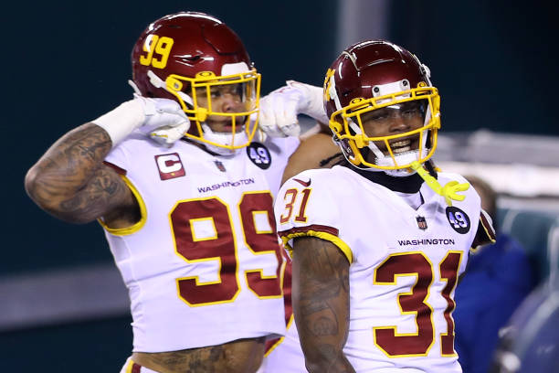 PFF_College's tweet photo. Most tackles for loss + no gain among rookies: 

🔸 Chase Young - 11 
🔸 Kamren Curl - 11
🔸 Patrick Queen - 11 https://t.co/GQjtg9MpOK