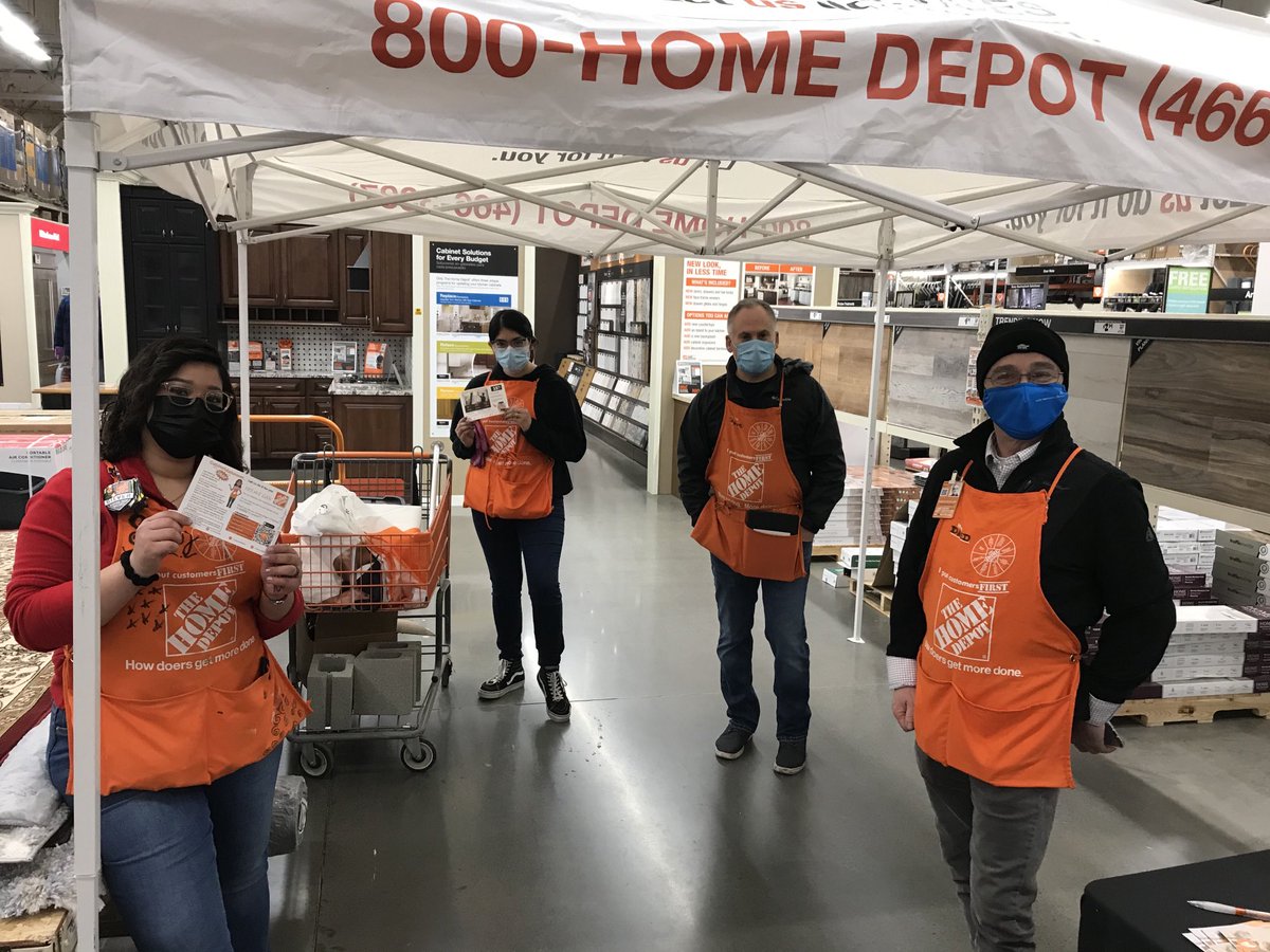 HDIS DCs PKing at Hillsboro. Reviewing benefits ofHDE and HDI to the Store and customers.  #HDISPDX ⁦<a href="/y_atonna/">Yvette Atonna</a>⁩ ⁦<a href="/bryanegan6/">bryan egan</a>⁩ ⁦<a href="/THDPeter_Coombs/">Peter Coombs</a>⁩ ⁦<a href="/AmyBarron_/">Amy Barron</a>⁩ ⁦⁦@blkubes⁩