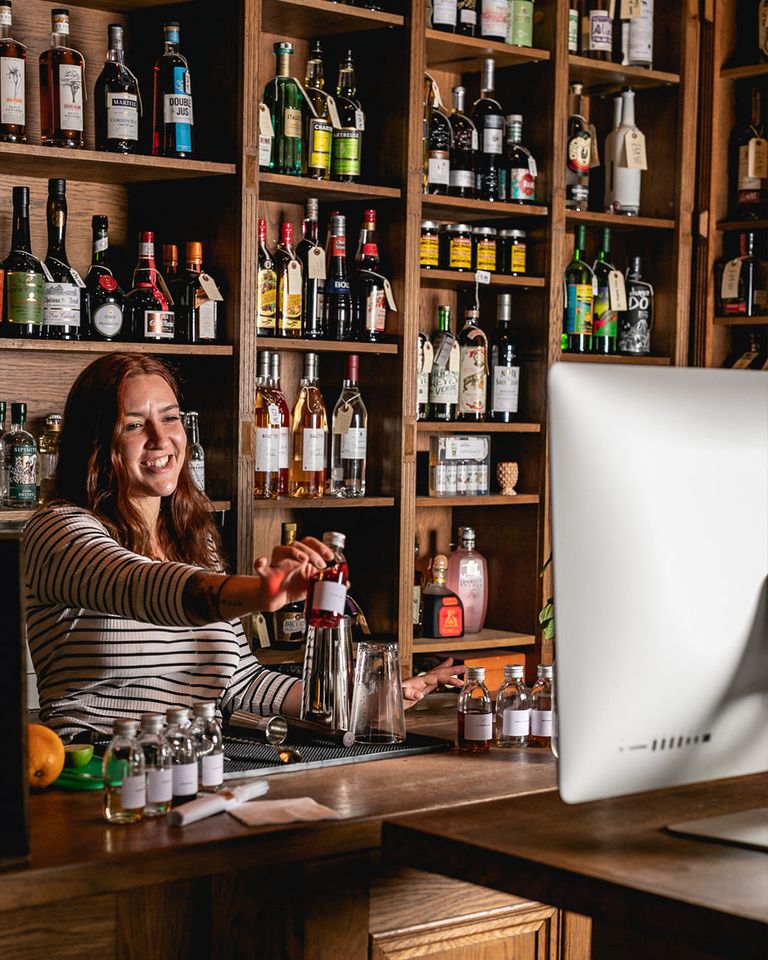 PagoFruitJuices's tweet photo. We can't get together at the moment but virtual cocktail classes are the next best thing ๐ธ
Pago is delicious on its own or as a mixer ๐
Shop our range of fruit juices online โคต๏ธ
https://t.co/IQ0zMjMmRs
๐ธ Mixology Events
#Mixology #Cocktails #VirtualCocktailClasses https://t.co/mMOiX2eUBL
