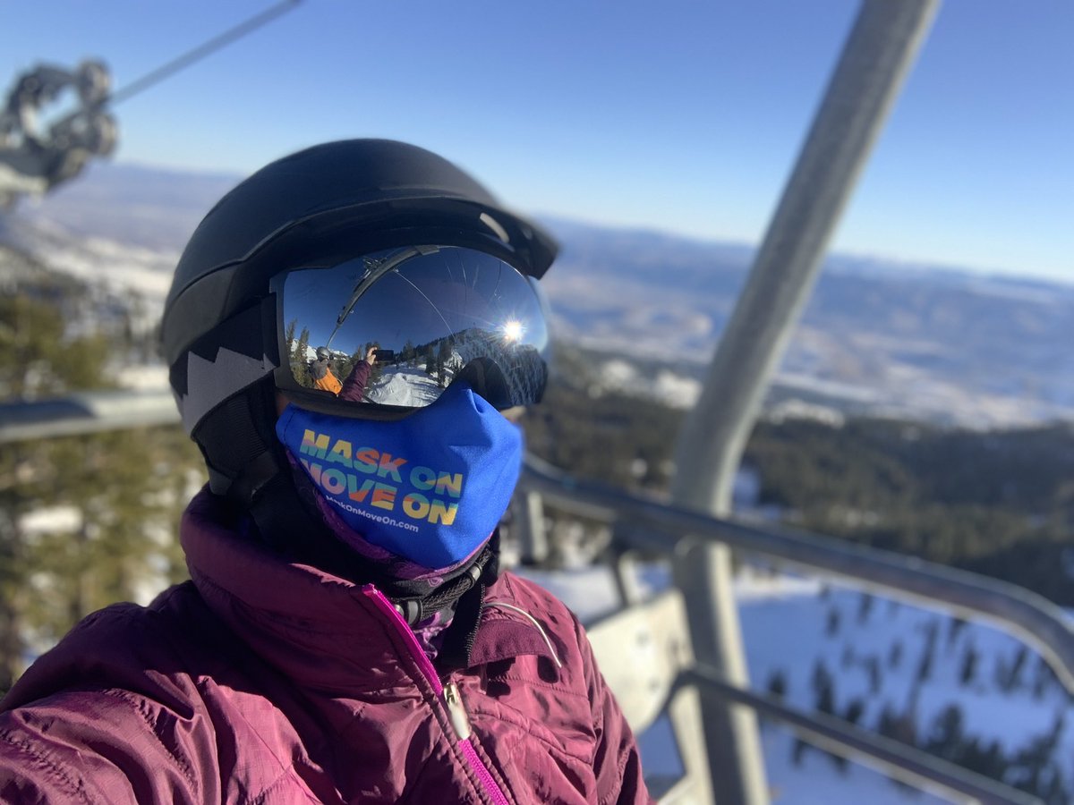 rvenis's tweet photo. Bluebird skies and epic conditions! #MaskOnSkiOn! #DoYourPart #MaskOnMoveOn @MtRoseSkiTahoe https://t.co/gyggYrKGLz