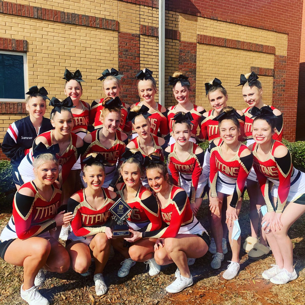 NOHS Competition Cheer tweet media