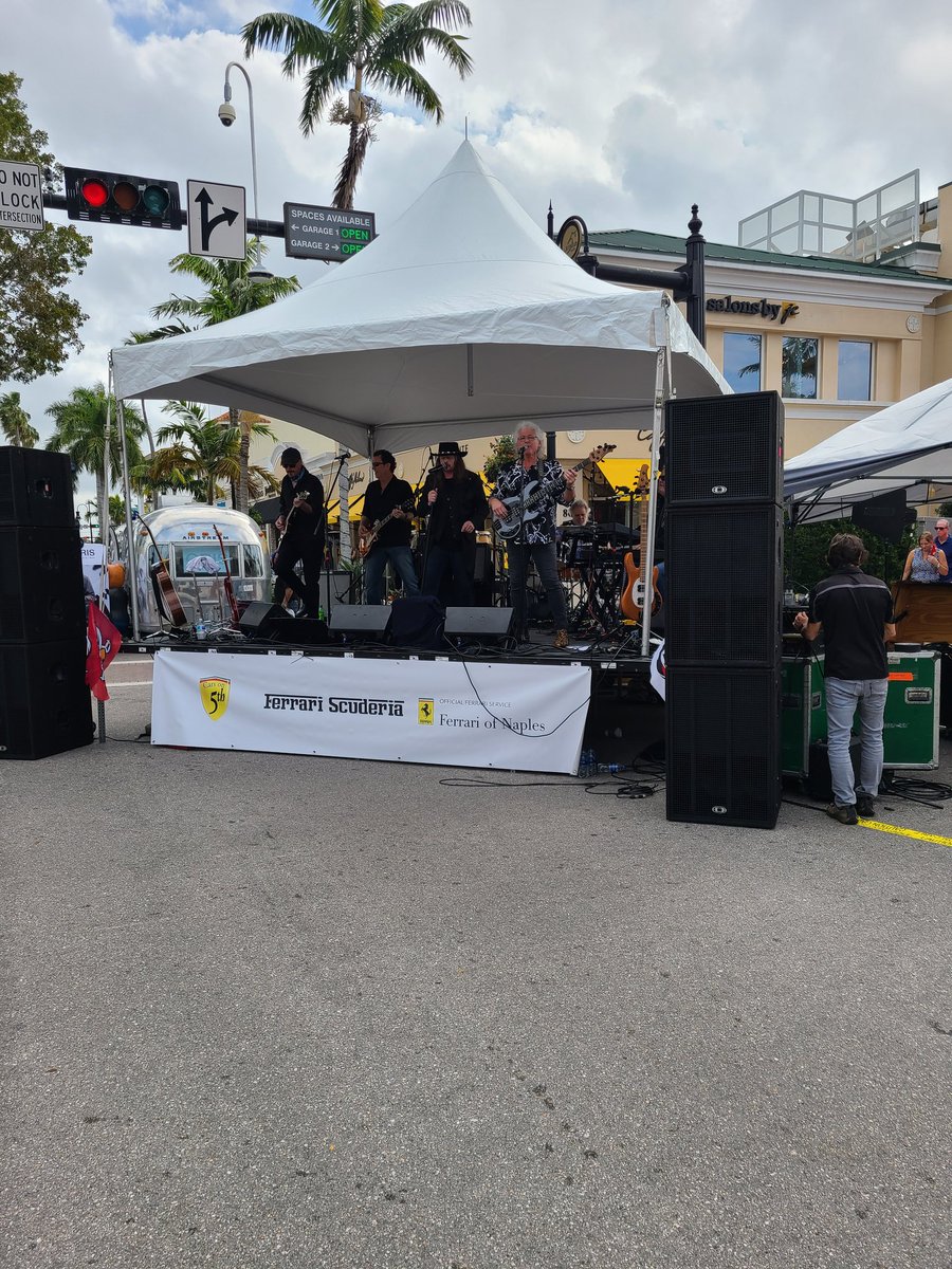 StMatthewsHouse's tweet photo. Hot cars, live music, what's better on a beautiful Naples afternoon? 🎶Cars on 5th, the Naples Auto Experience is in full swing! If you aren't already here, stop by and get a ticket at the gate!!!
#carson5th #ferrariclubofnaples #carsforacause #carsforacause2021 #stmatthewshouse https://t.co/JqTFsKlExJ