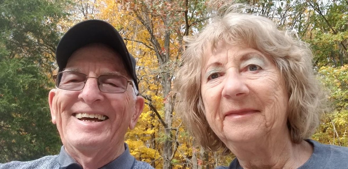 awaid1's tweet photo. @MizzouSoftball my grandpa is a HUGE Mizzou softball fan and is so sad he hasn’t been able to attend any games because of Covid. Can the team do a drive-by in Columbia to say hello?? It would make him so happy!! https://t.co/gscOBkcXBi