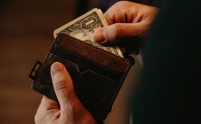 ndtv's tweet photo. Lost In Antarctica, Wallet Reaches US Owner After 53 Years https://t.co/HrRmW2pYe0 https://t.co/ZdDQozHvLx