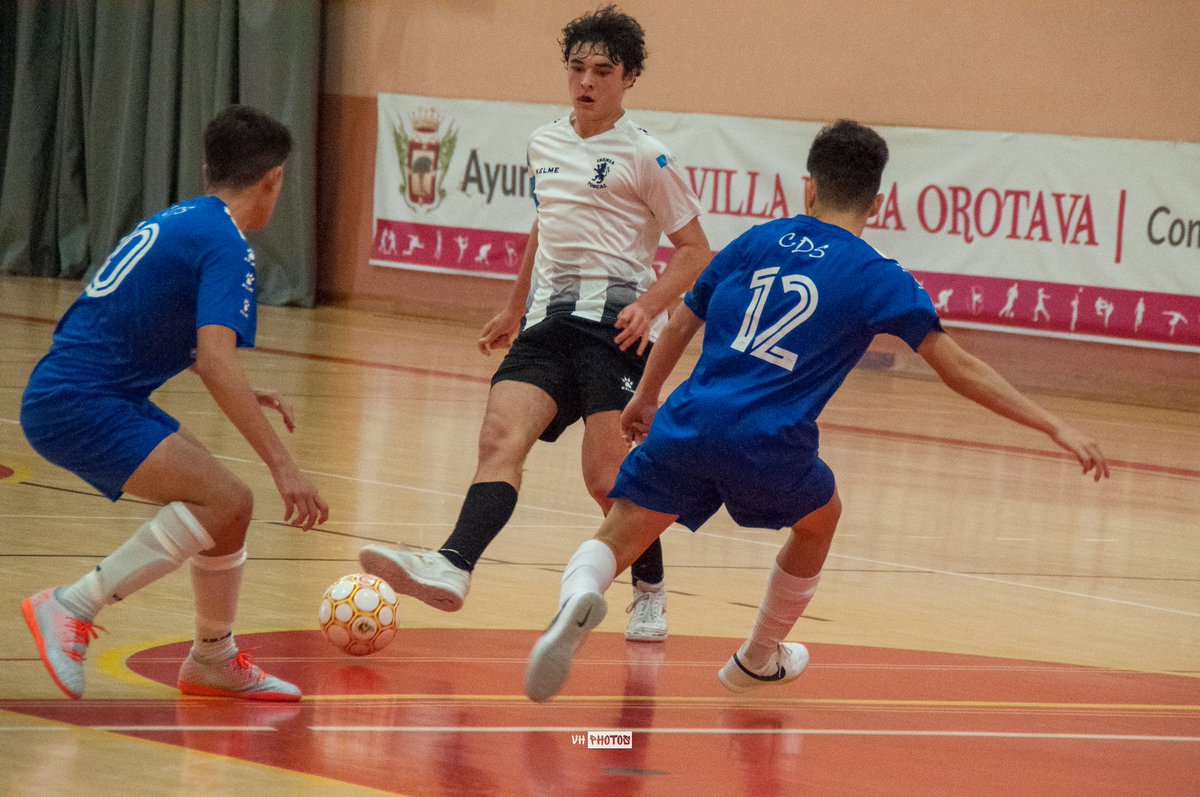 CDSalesianosCDS's tweet photo. ⚽️ Terminó el partido. 
💪 Victoria del Juvenil.

🏅 J6 #2DivB G8A
💙 @CDSalesianosCDS (6-3) @IberiaToscal 

🏷 #DeportesLaOrotava #VamosCDSTenerife #FútbolSala https://t.co/9uiLRzqoCn