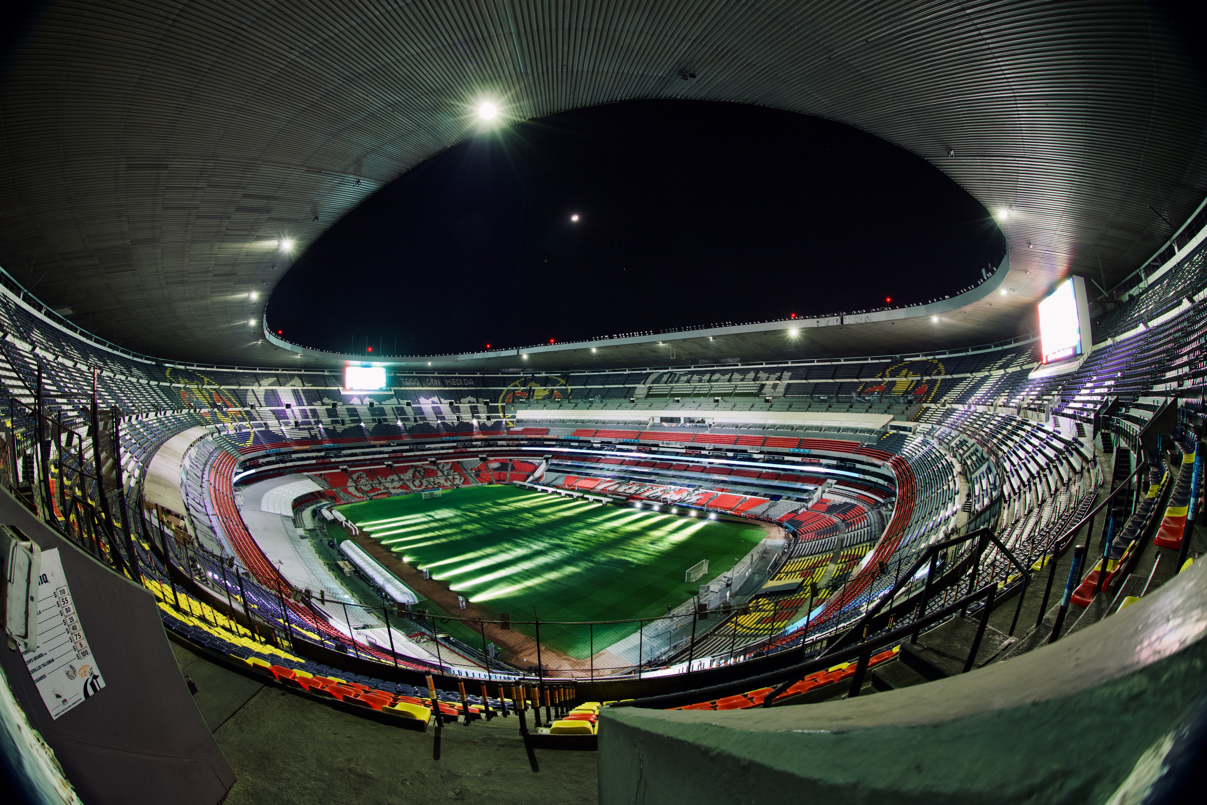 Interior del Estadio Azteca