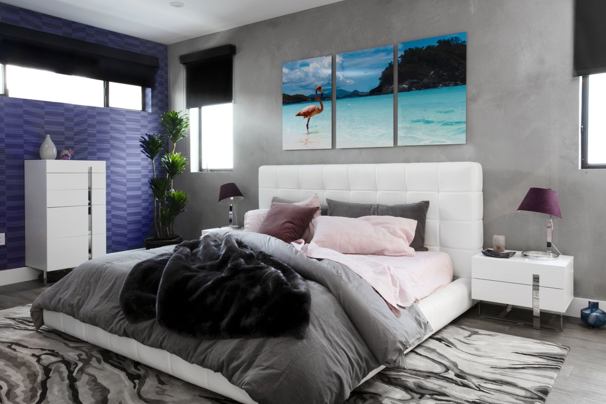 DTLAdesigners's tweet photo. Concrete Cool!  We juxtaposed pink flamingos with concrete effect wall paint and custom rug by @lioremanne. 

#pinkflamingo #lioramanne #meodedpaint #modloft #pablodesignssf #interiordesign #homeinspo #interiors #design #decorating #interiordesigner #luxuryhomes #townhousedesign https://t.co/22ELeRPr0m