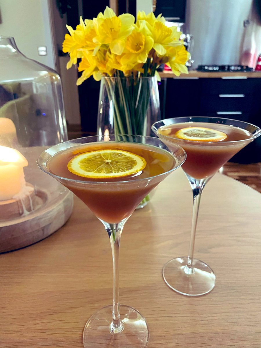 MilesCollier's tweet photo. Introducing the Hurricane Martini as #FridayCocktail (on a Saturday). Fresh tasting... a lot nicer than it looked. I could get used to this one! 🍸 https://t.co/o2UoXAij6t