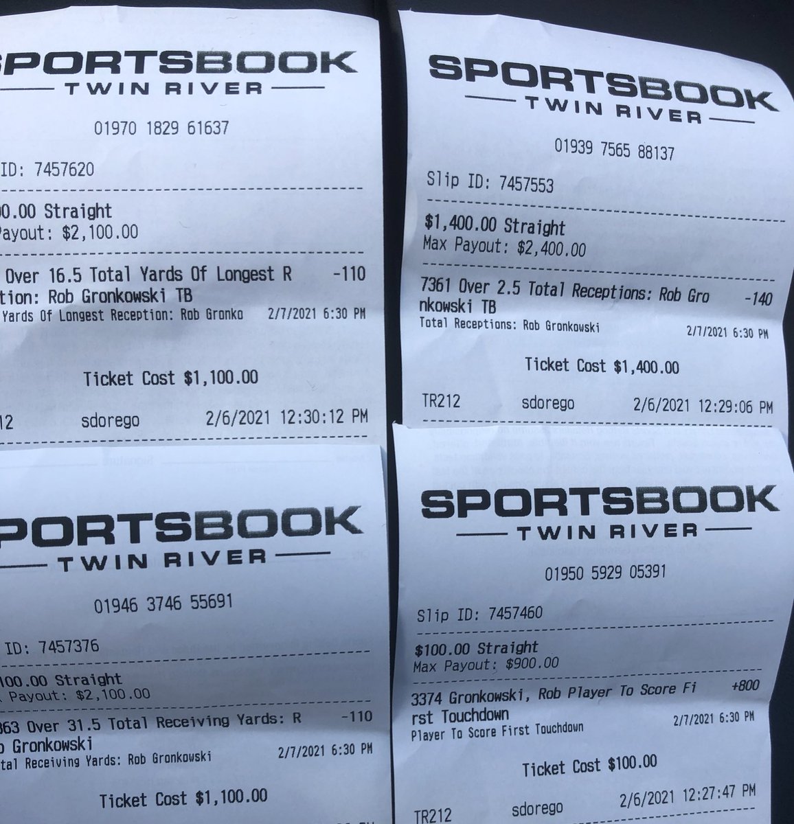 DakotaSpin's tweet photo. My betting props #SBLV -All Gronkowski! Over 31.5 rec yds, over 2.5 catches, longest catch over 16.5 yds! Let’s go! Rooting hard for #GoBucs to win game so $14k will be going out to followers &amp; 2 charities @GHillFoundation &amp; @DanielleMurr #BluesBridge #DakotaCashBombGiveAway 💰💣 https://t.co/DTTMC47Aur