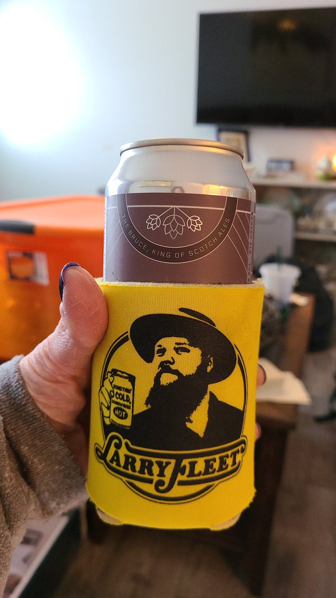 Doing some home organization, Workin' Hard with <a href="/larryfleet/">Larry Fleet</a> and <a href="/UberBrewing/">UberBrew</a> in an important supporting role. #countrymusic #CraftBeer #