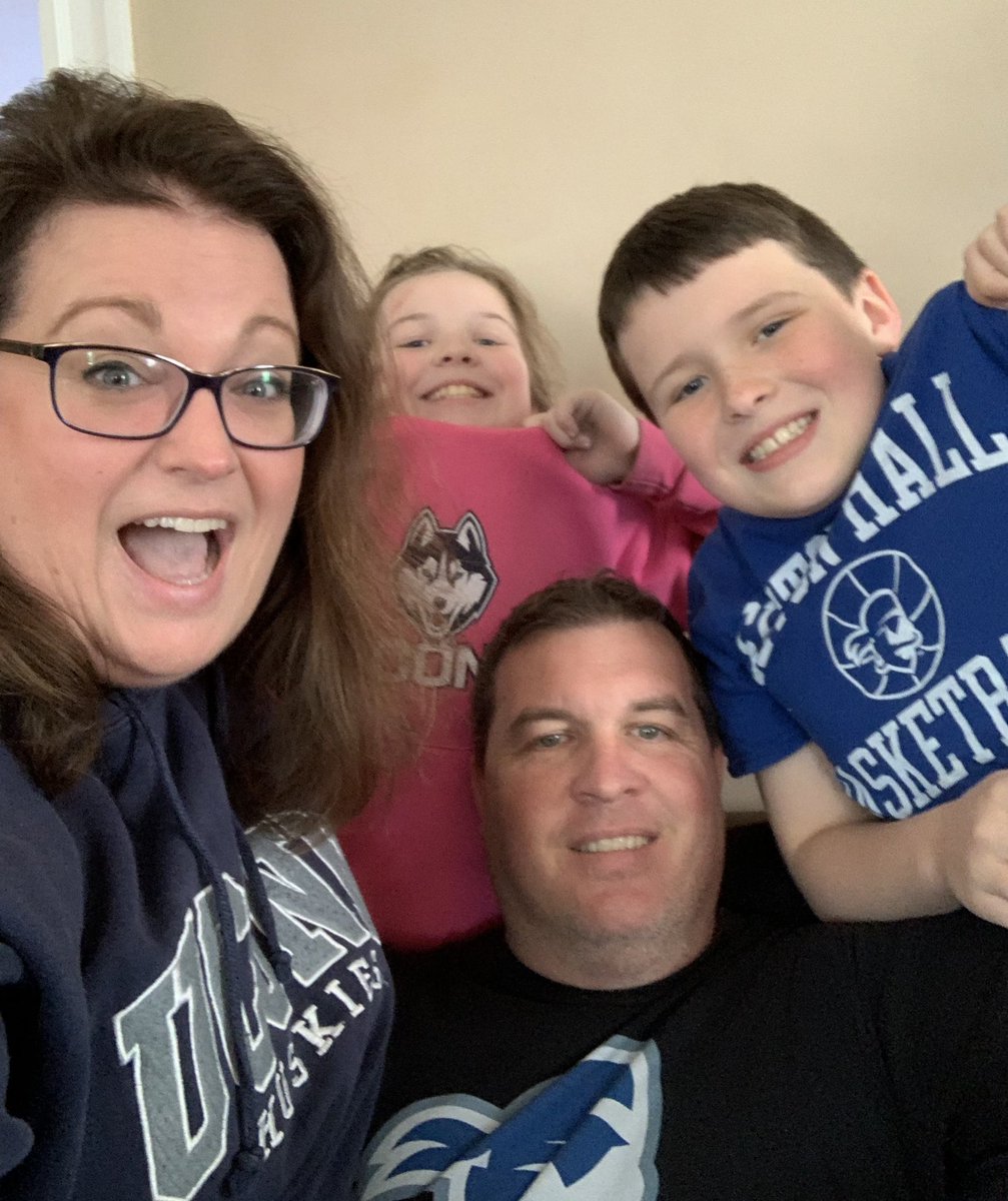 IamKatieFitz's tweet photo. Let’s go Huskies! @UConnMBB @dhurley15 @SetonHallMBB #bleedblue #hallin https://t.co/bLbQdLcikw