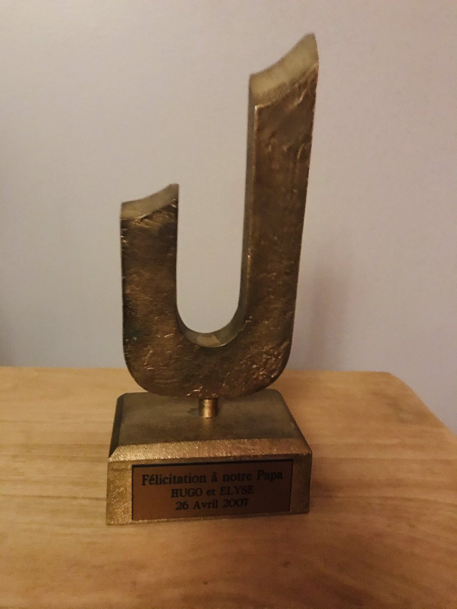 alexallahham's tweet photo. J’oublierai jamais le jour où on m’as remis ce trophée .
Après 18 mois de formation pour devenir chef d’entreprise et #CommerçantsAutrement l'#expérienceU #forceU https://t.co/6i83ZS64Z0