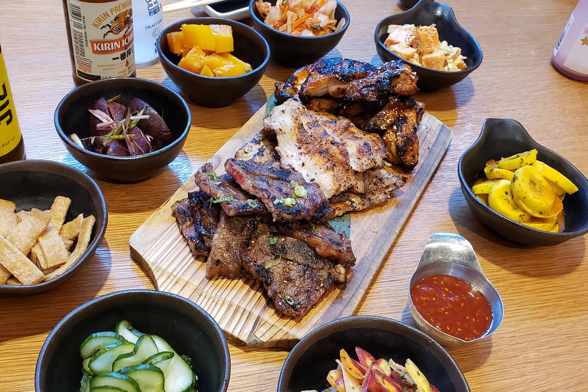 Sunda's tweet photo. Northfield, IL! We'll be at Willow Park this coming Wednesday, Feb 10 to bring you all your Sunda favorite dishes! Pre-Order now: https://t.co/KeeZstG2Hn
Kamayan Feast, Sushi Boxes, Vegan Feast, Korean BBQ Meal Kits, Cocktail Pouches are all available!
#northfieldil #chicagofood https://t.co/glSYg3kEha