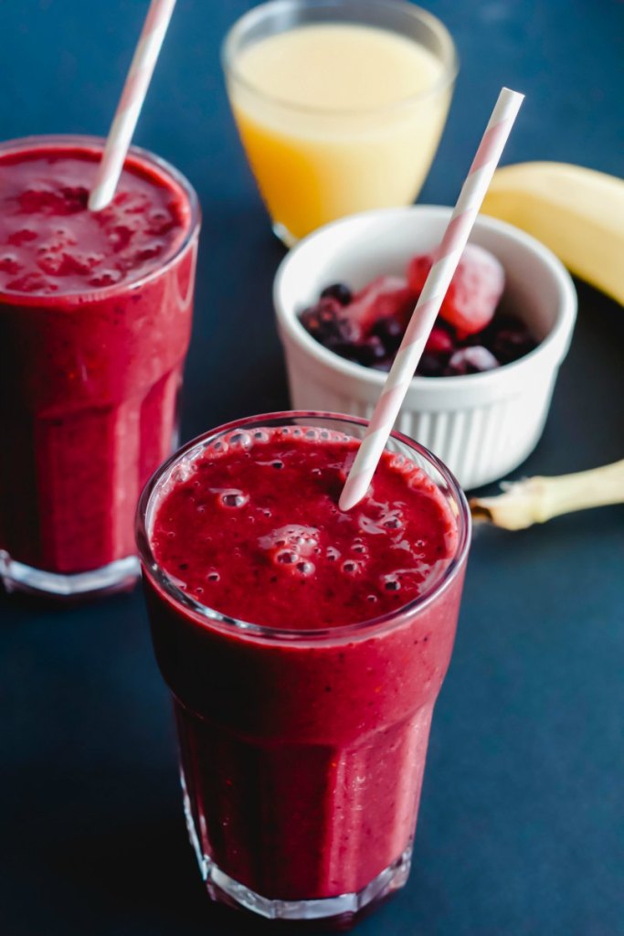 bestofthislife's tweet photo. If you’re a fan of The Original Booster Juice Smoothie then you’ll love this copycat recipe, with a twist. It’s all about that berry delicious flavour. 🍓

https://t.co/9AsANANjj1

#smoothie #healthyrecipe #foodblogger #recipes https://t.co/F3Ak08phbw