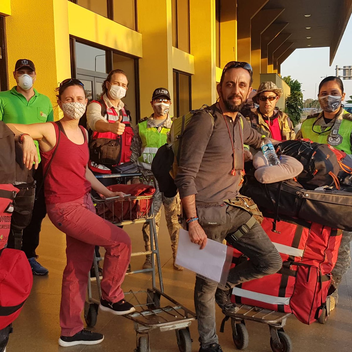 globalhumana's tweet photo. Adios amigos de GACIP Policia Boliviana.SAR NAVARRA.Misión Amazonas2020
@UNHumanRights @HumanizacionUN
@DHAmericaLatina
@WWF_LAC
@GlobalHumana
@ricardo_camp
@eruizescudero
@pablobusca @JLPerezOlmo
@CCardeneteReyes @humanizasanidad @RiosDePie @SARNavarra https://t.co/PkMWWvjiqy